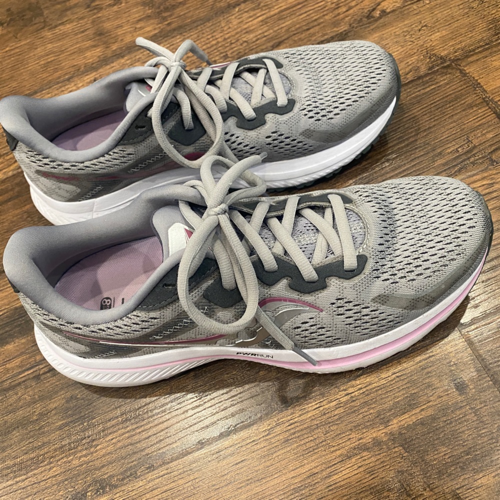 Saucony Omni women’s running shoes